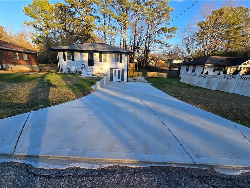 369 Virginia Place SE