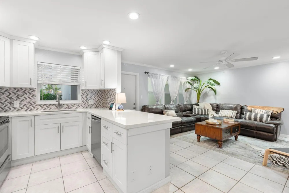 2870 NE 14th Street #102c