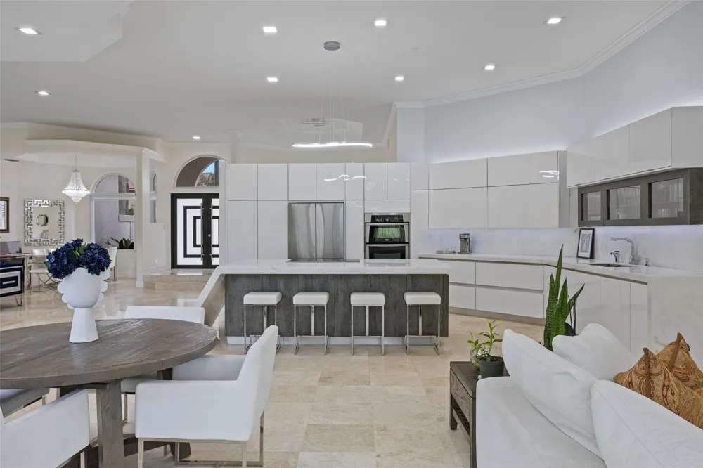 2534 Golf View Drive