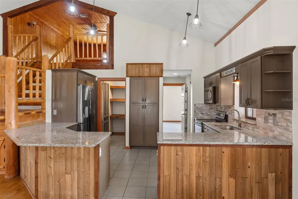 17620 POYNER ROAD Polk City, FL 33868