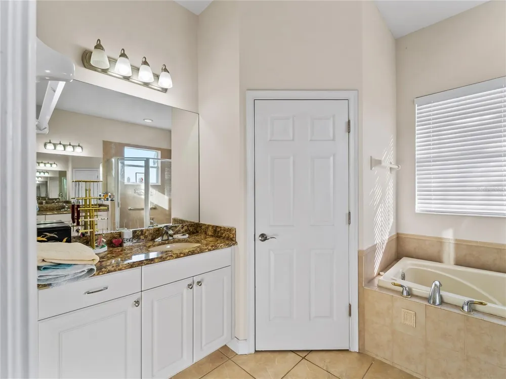 274 MONTELLUNA DRIVE North Venice, FL 34275