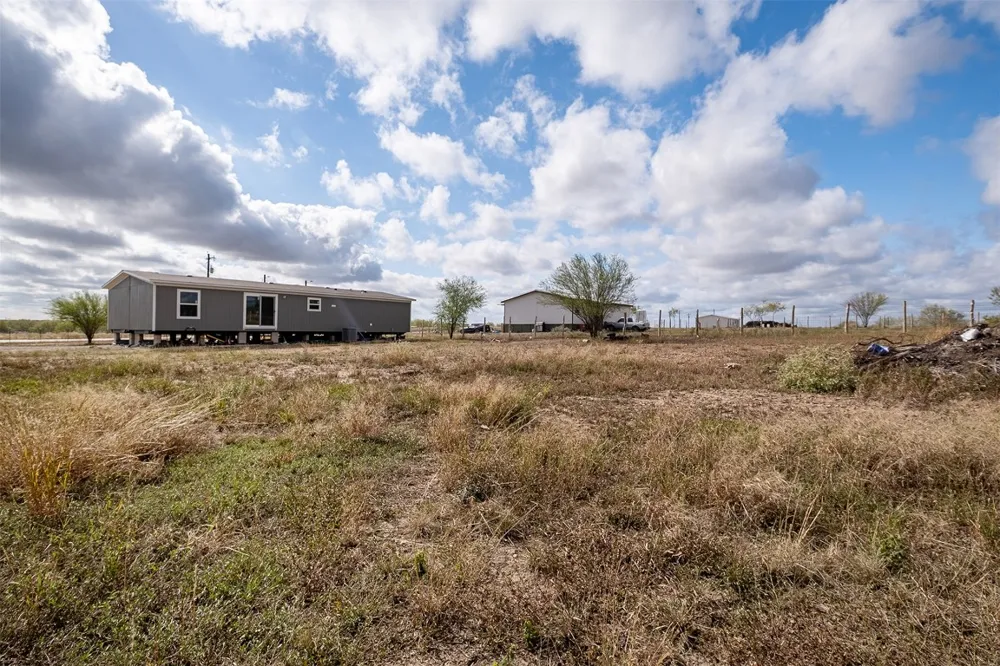 114 Blue Quail Street Dale, TX 78616