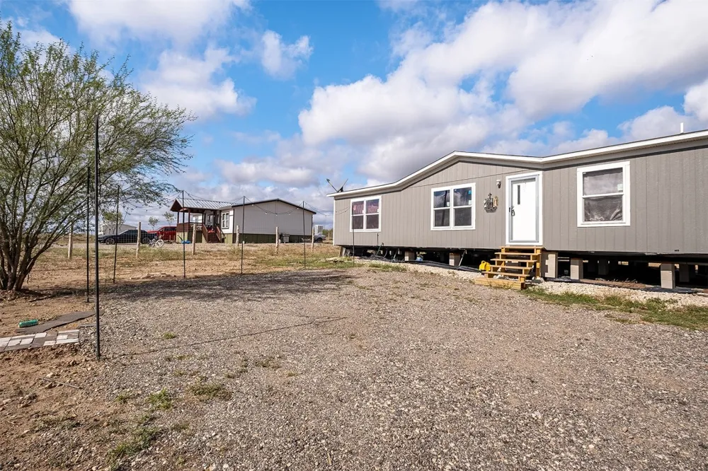 114 Blue Quail Street Dale, TX 78616