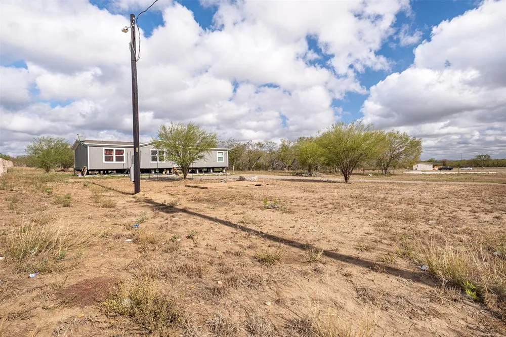 114 Blue Quail Street Dale, TX 78616