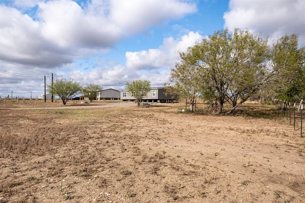 114 Blue Quail Street Dale, TX 78616