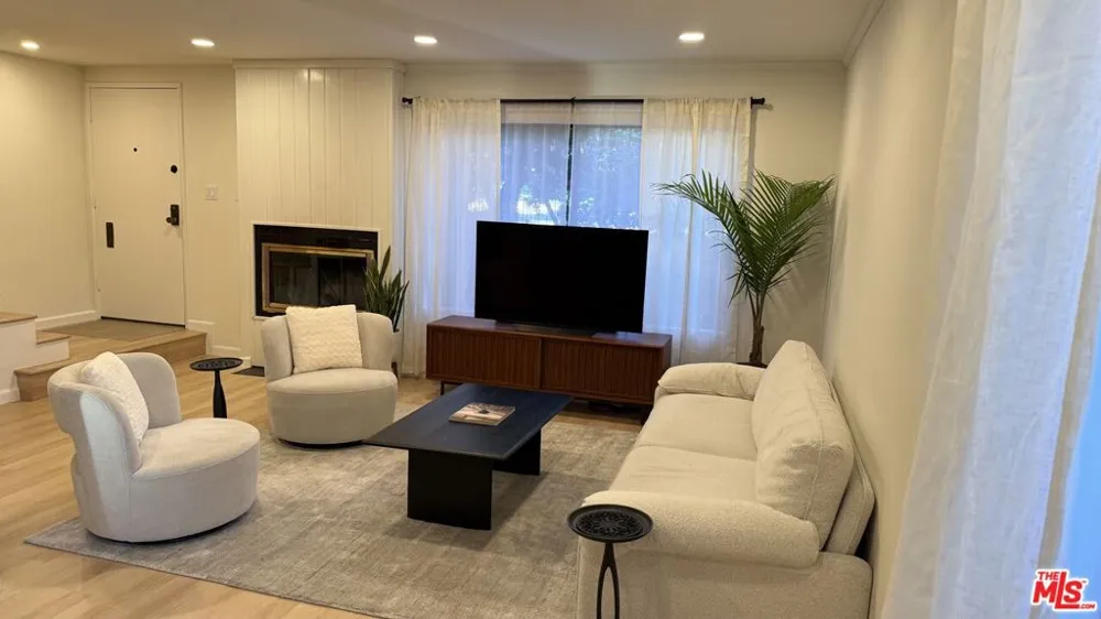 356 Orange Grove Boulevard