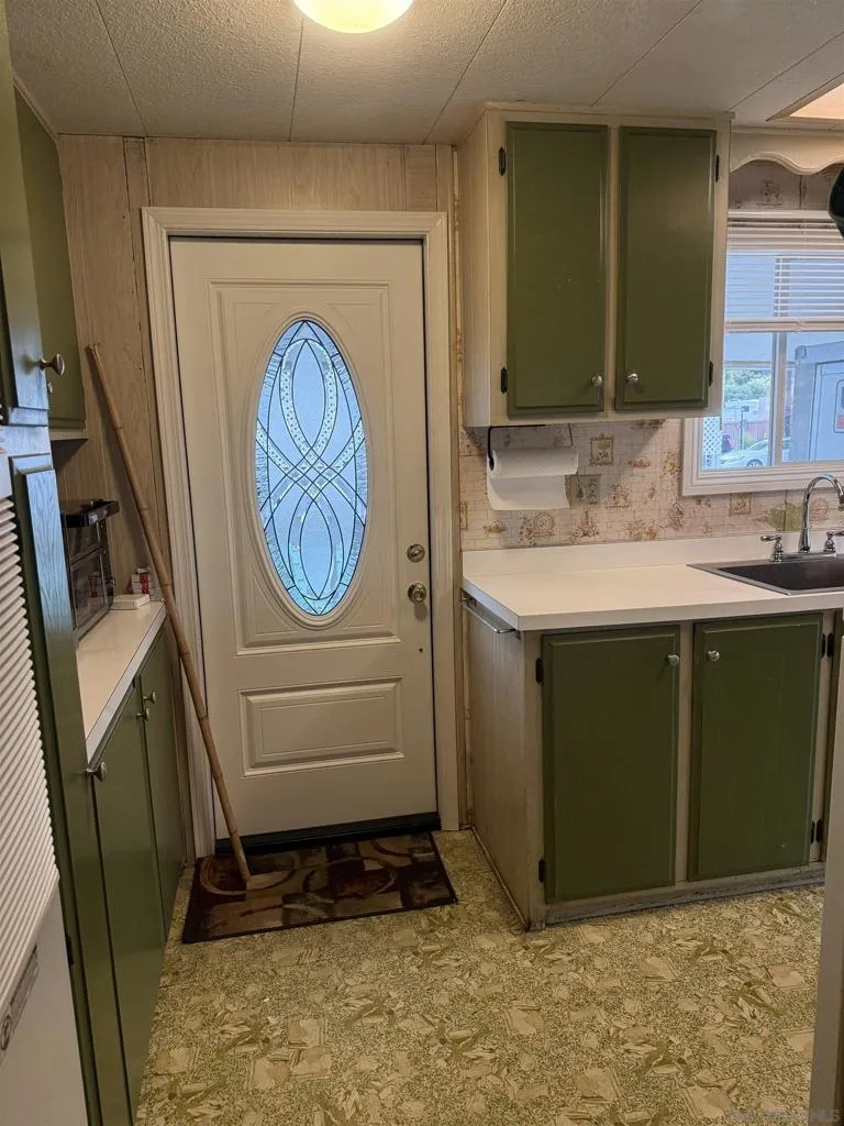 2300 E Valley PKWY #109 Escondido, CA 92027