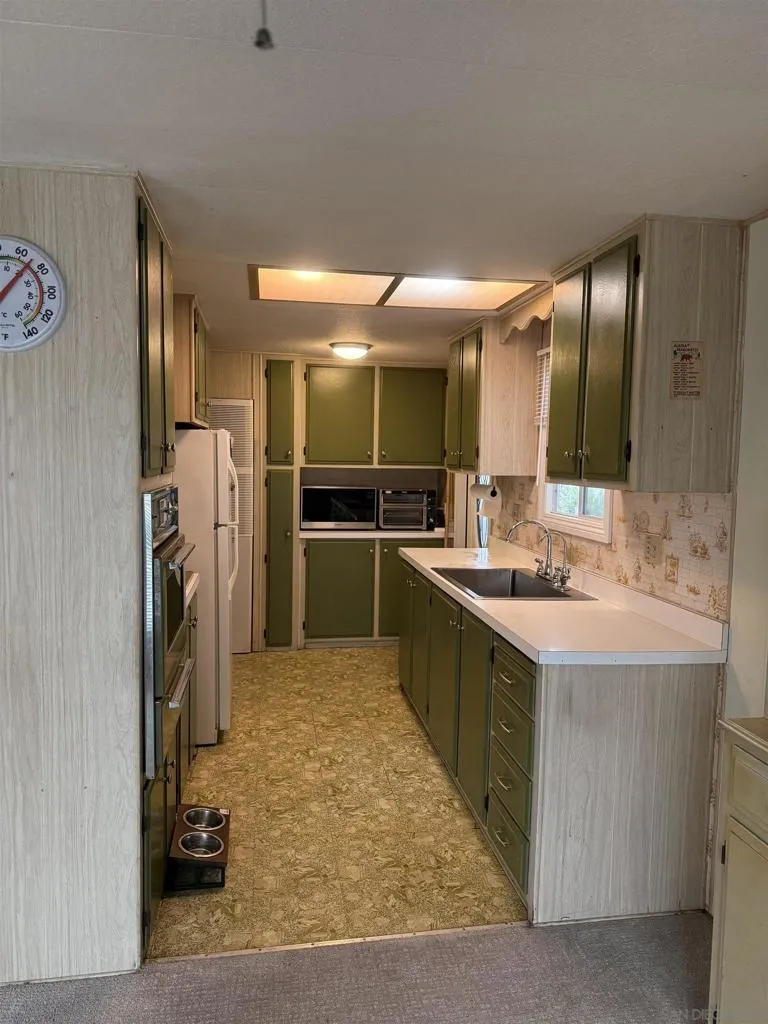 2300 E Valley PKWY #109 Escondido, CA 92027