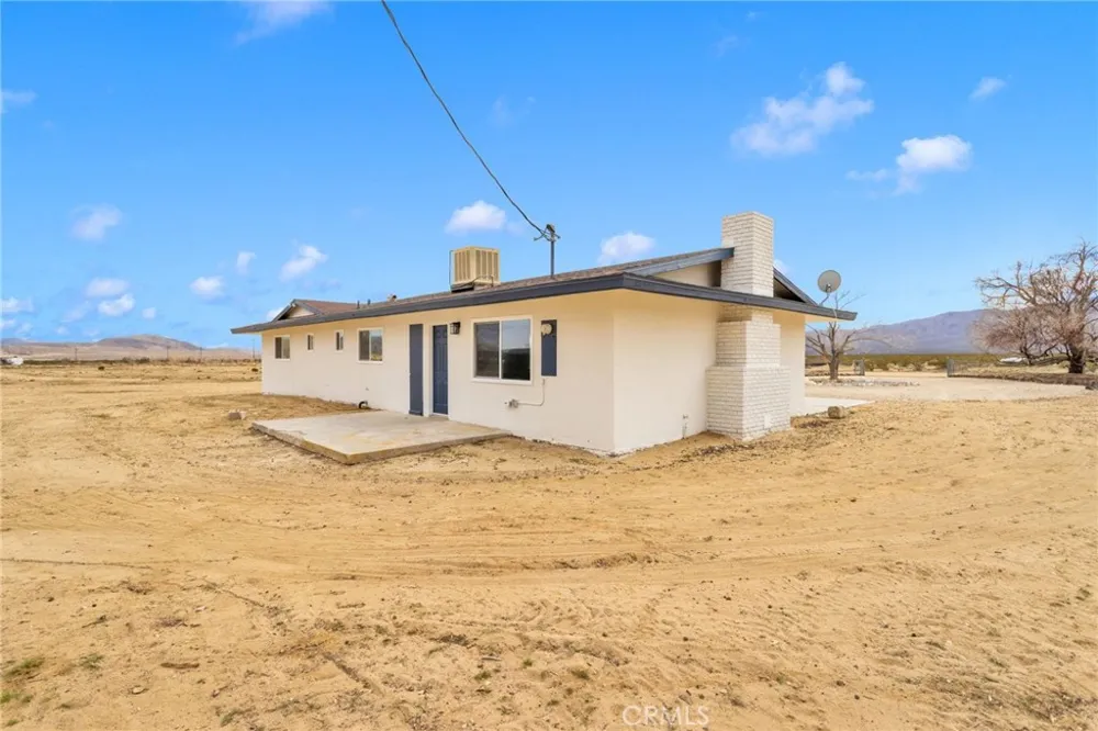 47424 Paddington Landers, CA 92285
