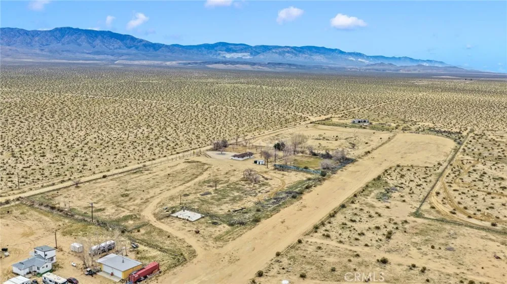 47424 Paddington Landers, CA 92285