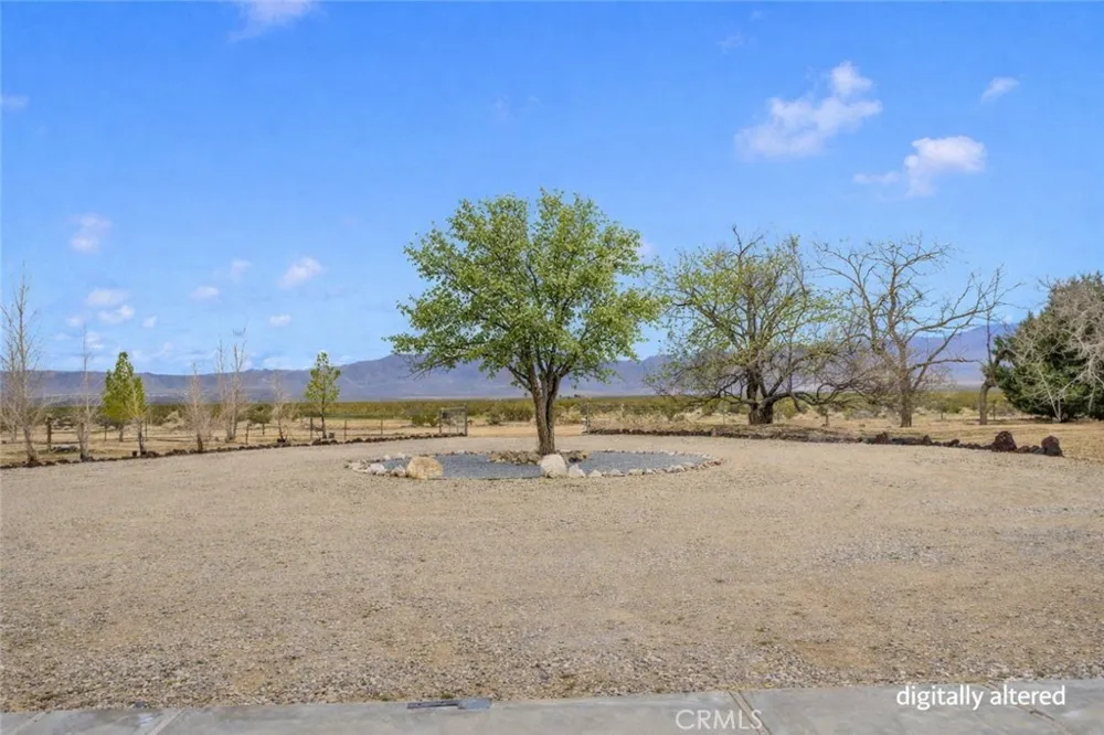 47424 Paddington Landers, CA 92285
