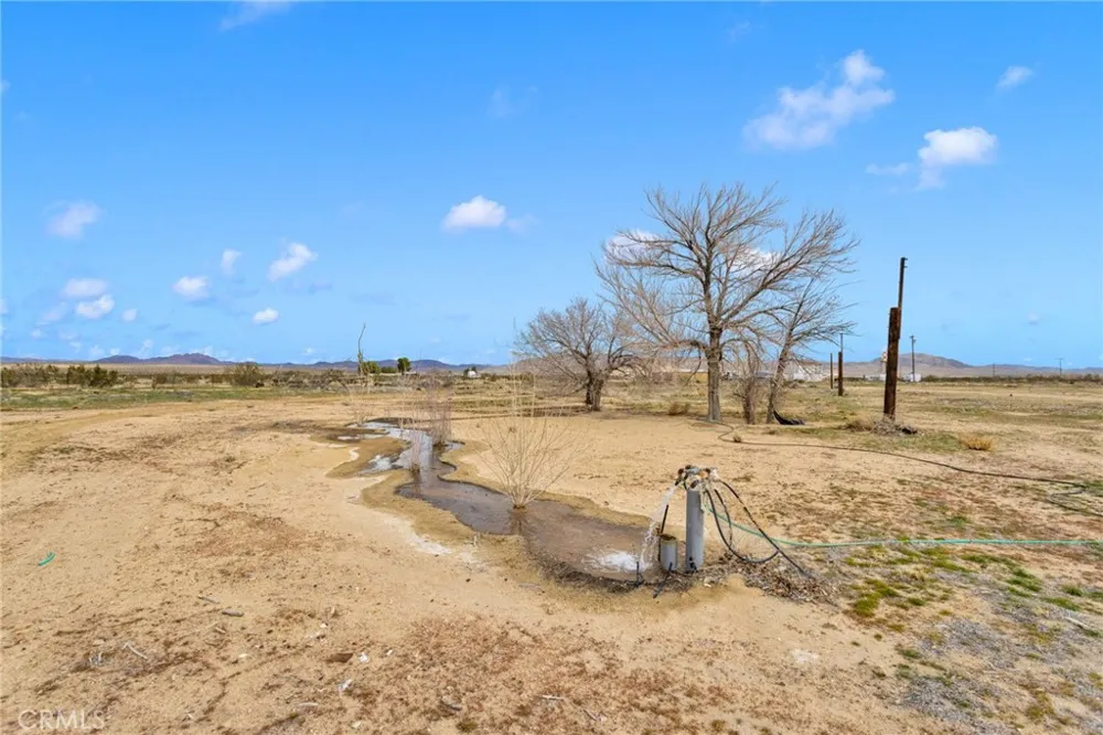 47424 Paddington Landers, CA 92285