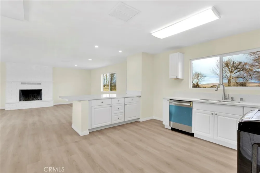 47424 Paddington Landers, CA 92285