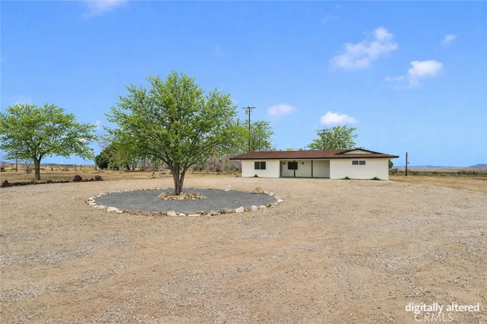 47424 Paddington Landers, CA 92285