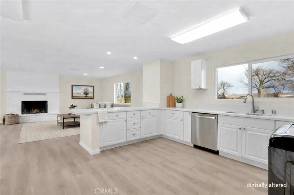 47424 Paddington Landers, CA 92285