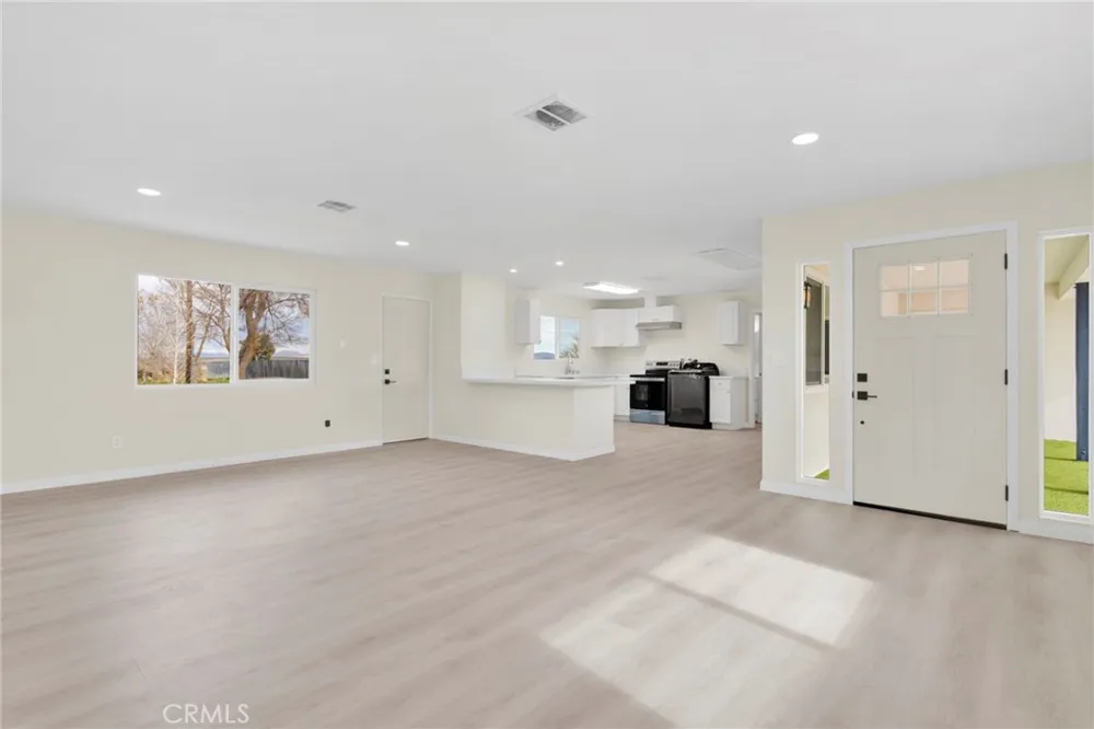 47424 Paddington Landers, CA 92285