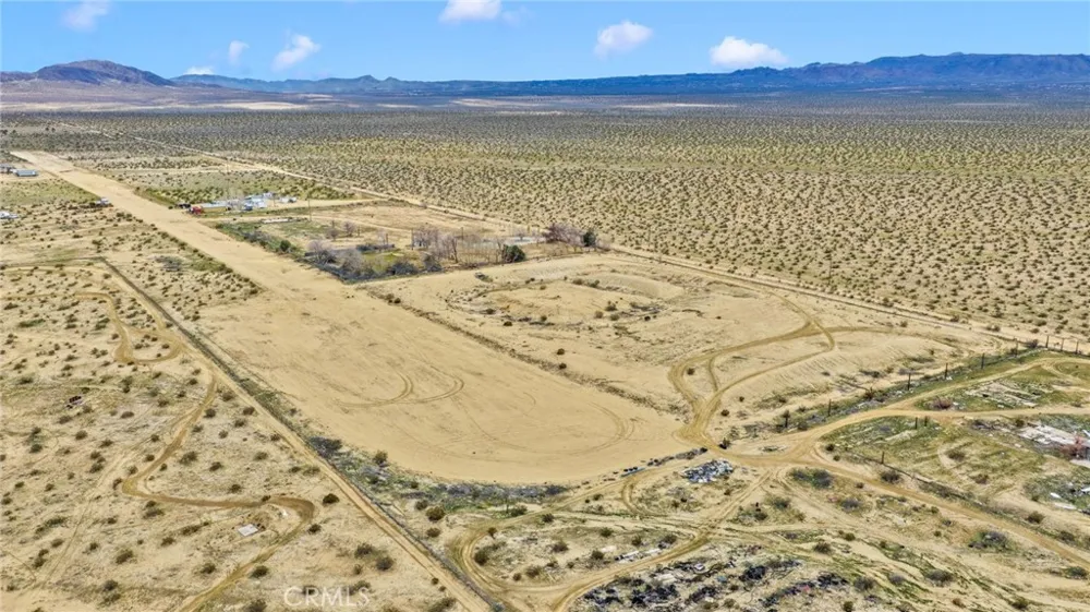 47424 Paddington Landers, CA 92285