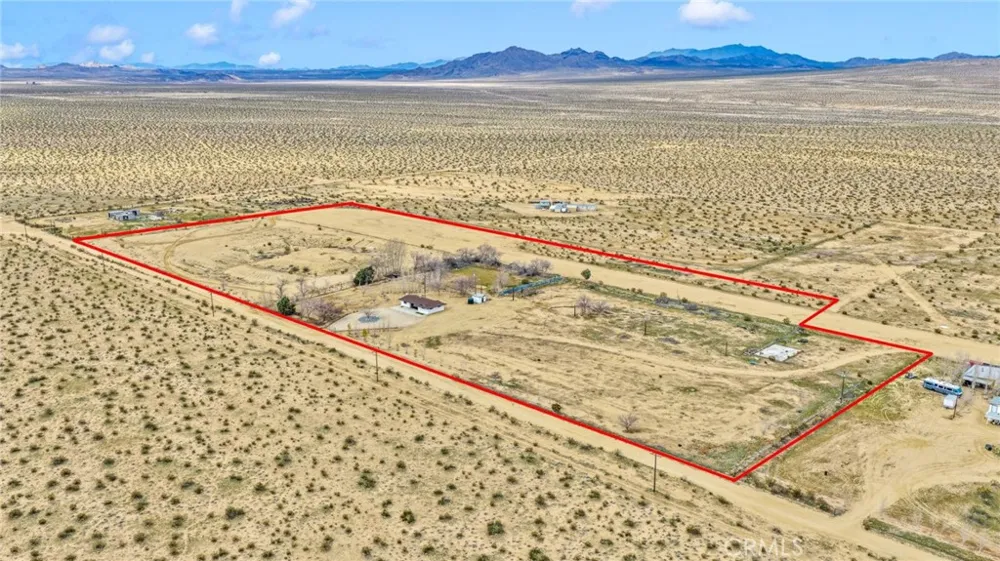 47424 Paddington Landers, CA 92285