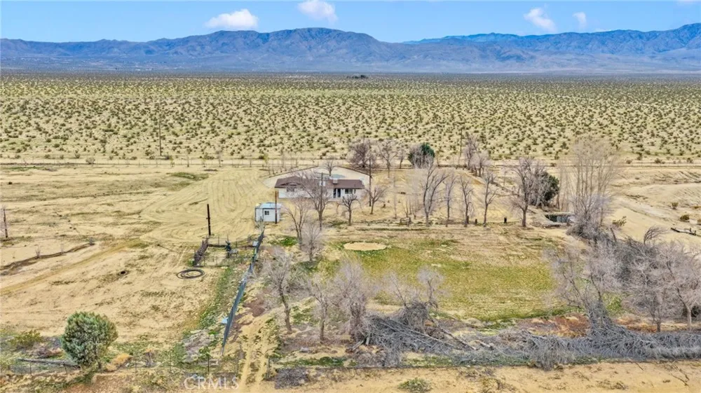 47424 Paddington Landers, CA 92285