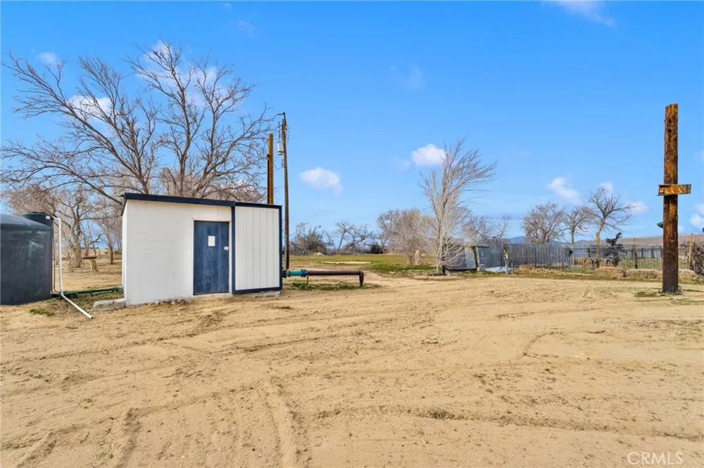 47424 Paddington Landers, CA 92285