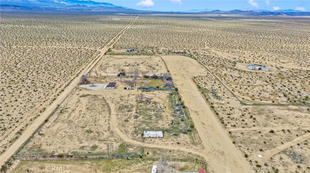 47424 Paddington Landers, CA 92285