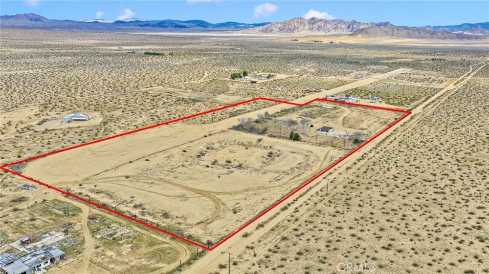 47424 Paddington Landers, CA 92285