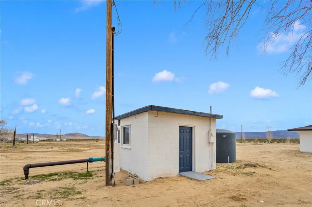 47424 Paddington Landers, CA 92285