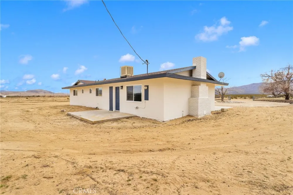 47424 Paddington Landers, CA 92285