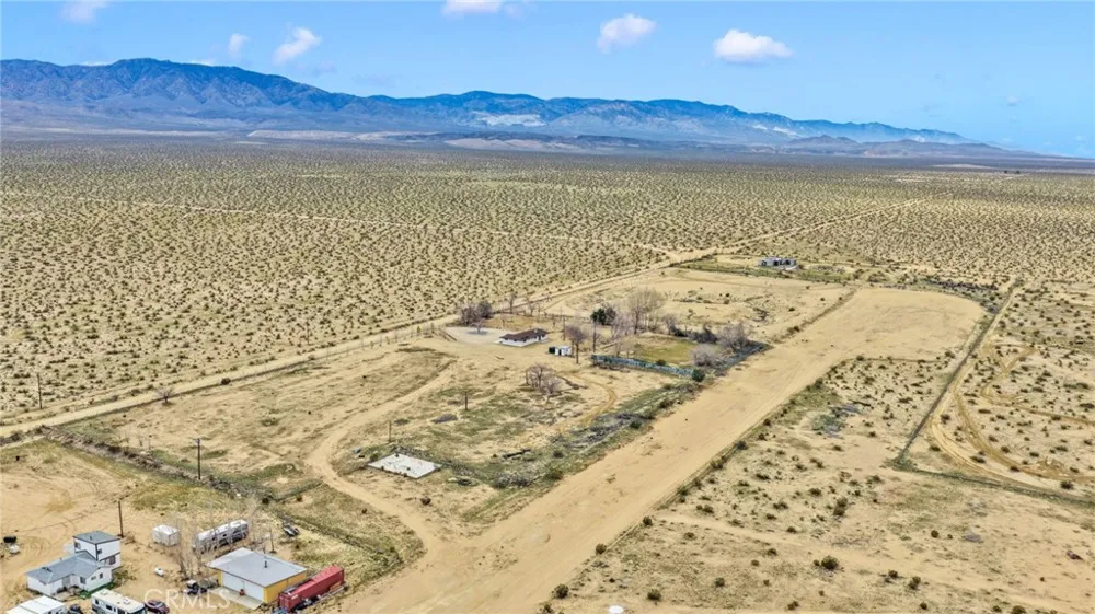 47424 Paddington Landers, CA 92285