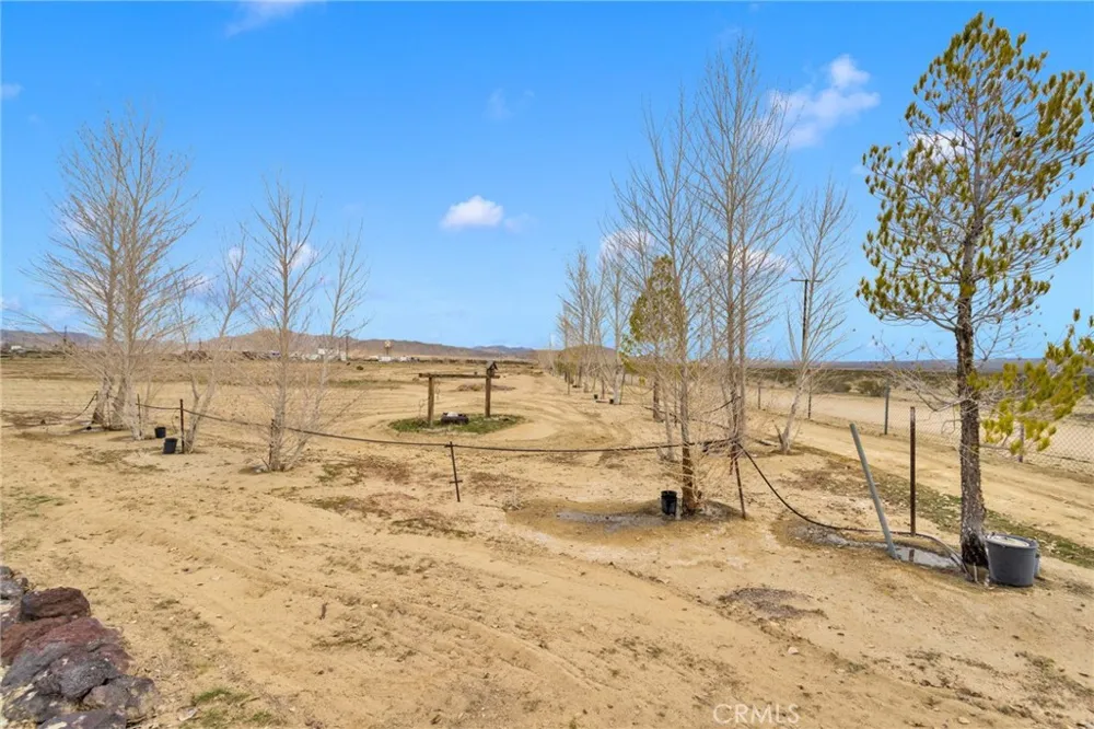 47424 Paddington Landers, CA 92285