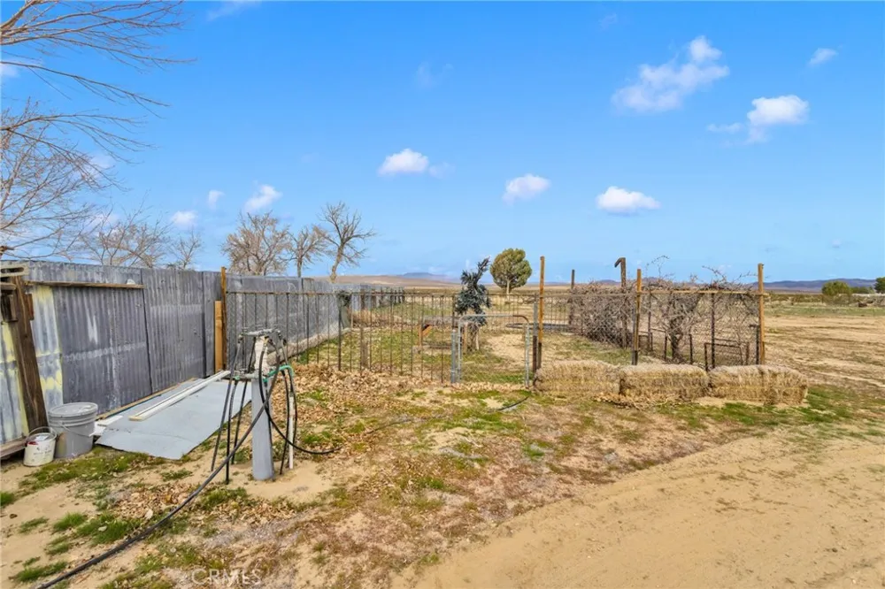 47424 Paddington Landers, CA 92285
