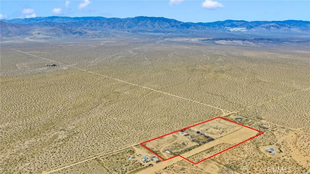 47424 Paddington Landers, CA 92285