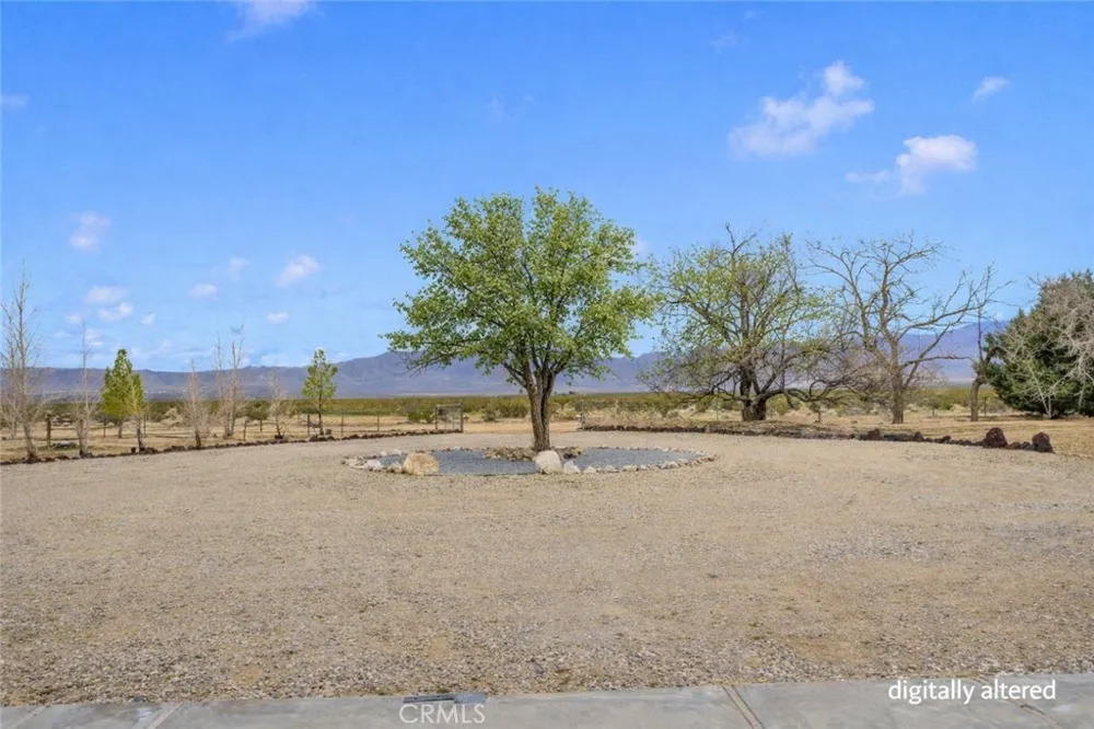 47424 Paddington Landers, CA 92285