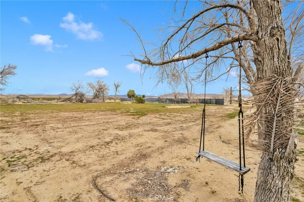 47424 Paddington Landers, CA 92285