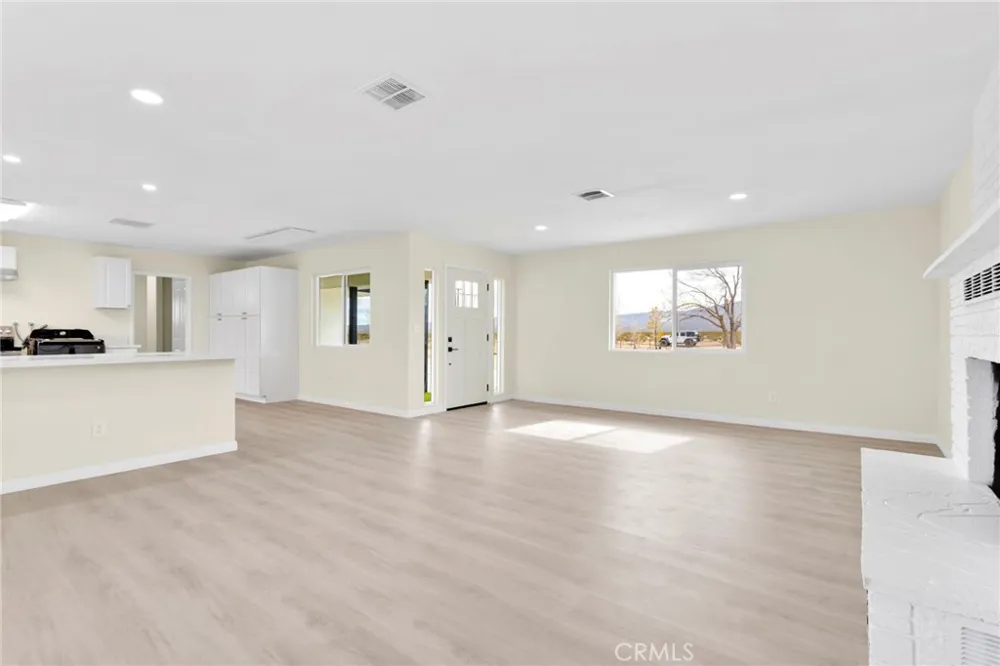 47424 Paddington Landers, CA 92285