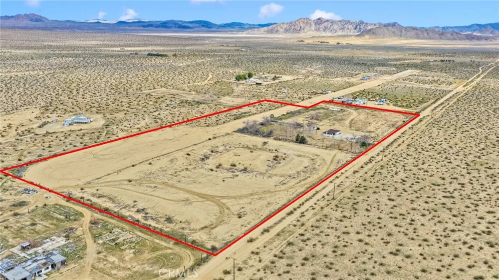47424 Paddington Landers, CA 92285