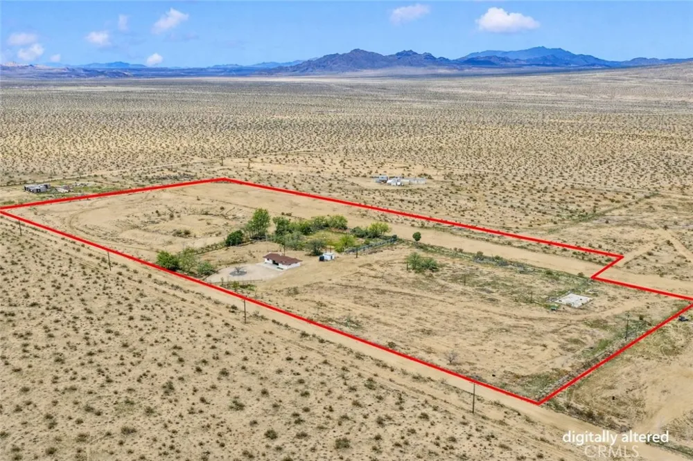 47424 Paddington Landers, CA 92285