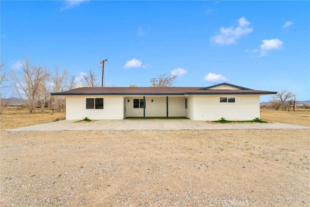 47424 Paddington Landers, CA 92285