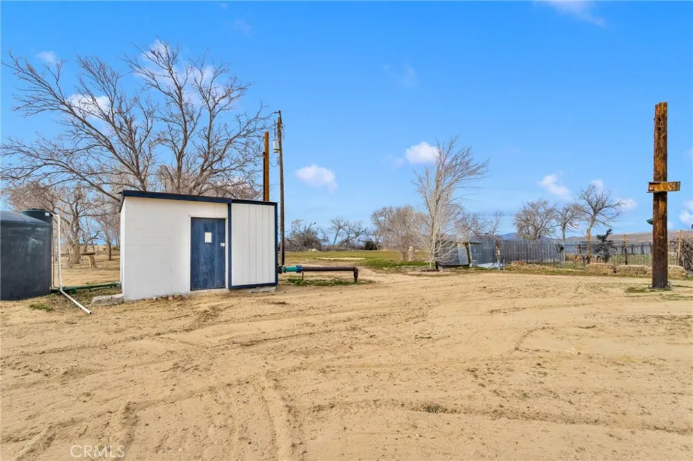 47424 Paddington Landers, CA 92285