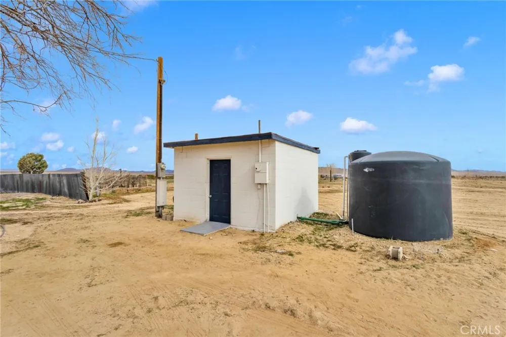 47424 Paddington Landers, CA 92285