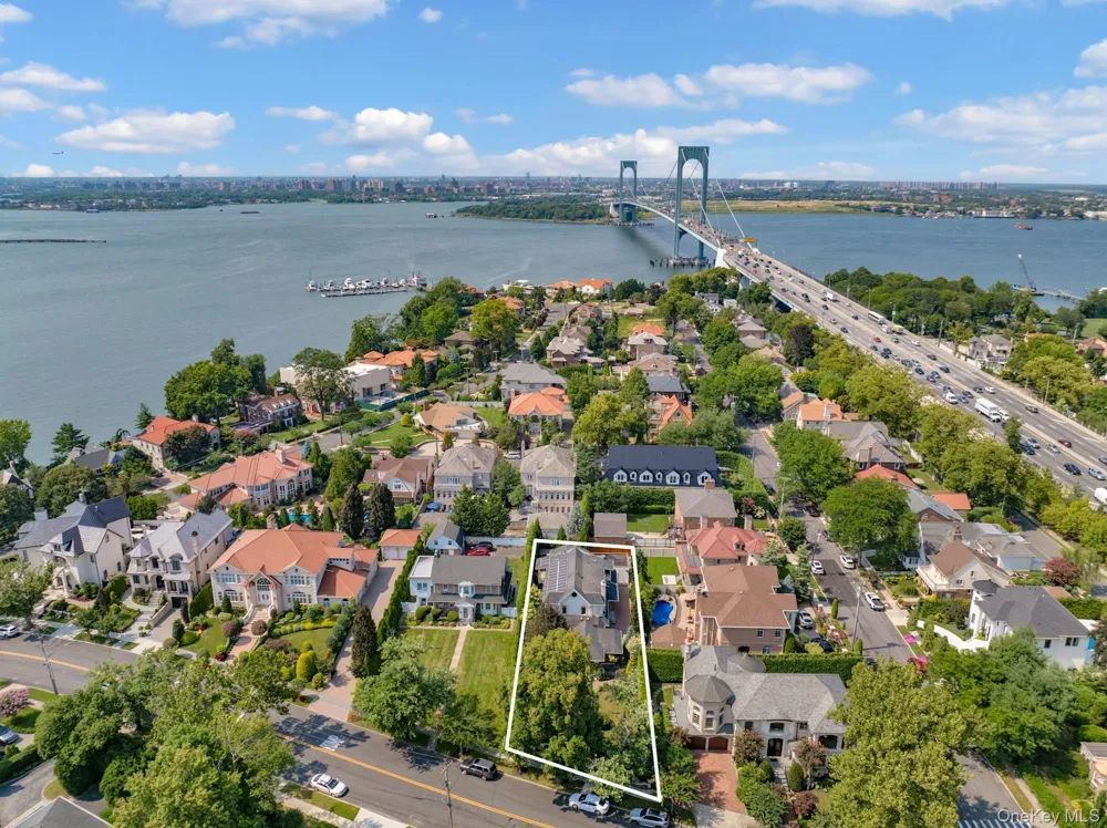 5 Boulevard Malba, NY 11357