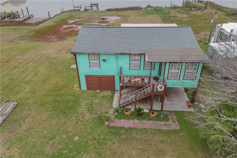 1725 CR 441d Brazoria, TX 77422