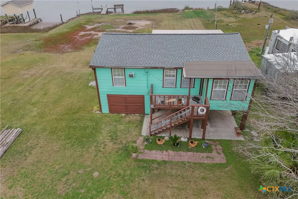 1725 CR 441d Brazoria, TX 77422