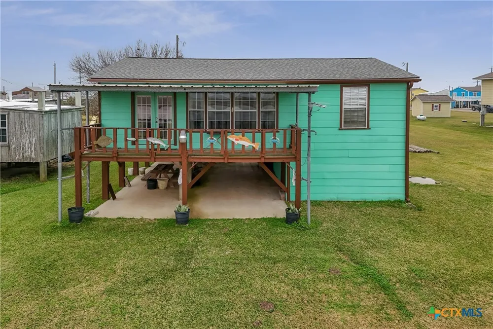1725 CR 441d Brazoria, TX 77422