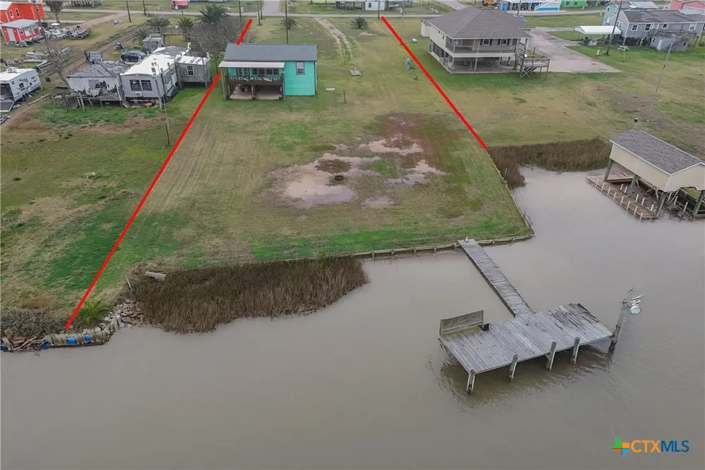 1725 CR 441d Brazoria, TX 77422