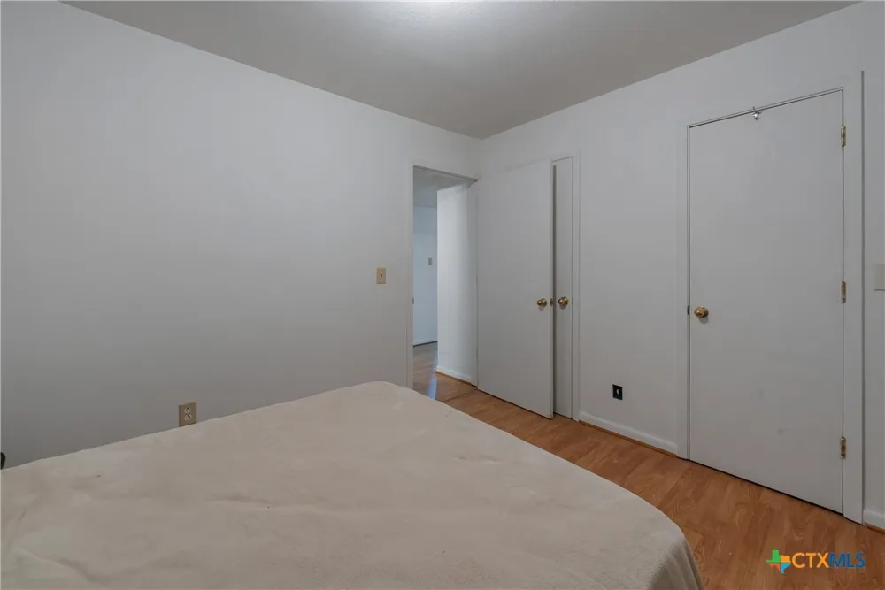 1725 CR 441d Brazoria, TX 77422