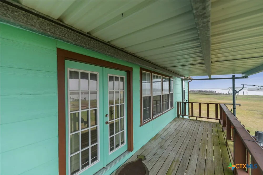 1725 CR 441d Brazoria, TX 77422