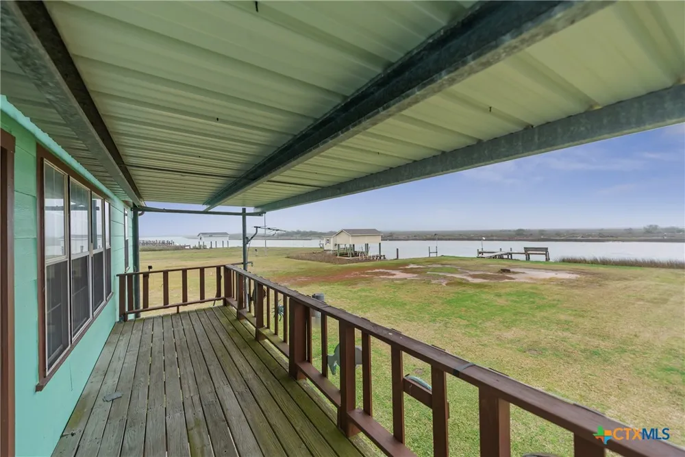 1725 CR 441d Brazoria, TX 77422