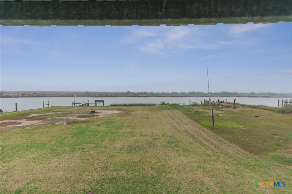 1725 CR 441d Brazoria, TX 77422