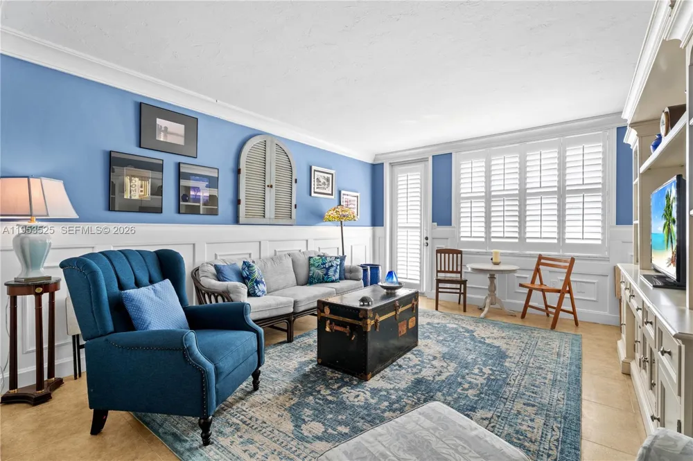 1480 Euclid Ave #201